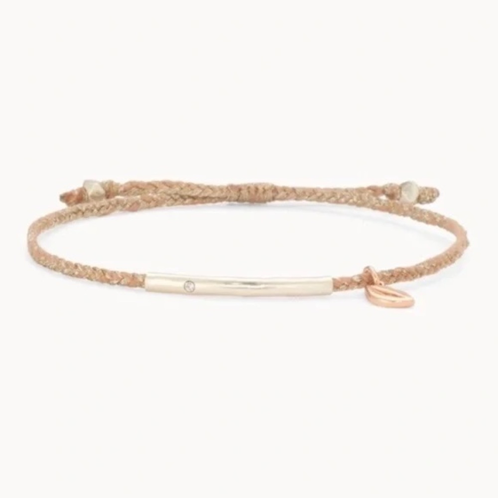 Stella & Dot Bracelet Silver/Gold Tone Lips Sending Kisses xoxo